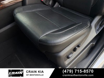2019 GMC Yukon XL SLT - 4WD / CLEAN CARFAX / SUNROOF