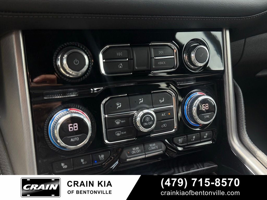 2022 GMC Yukon XL Denali - 4WD / CLEAN CARFAX