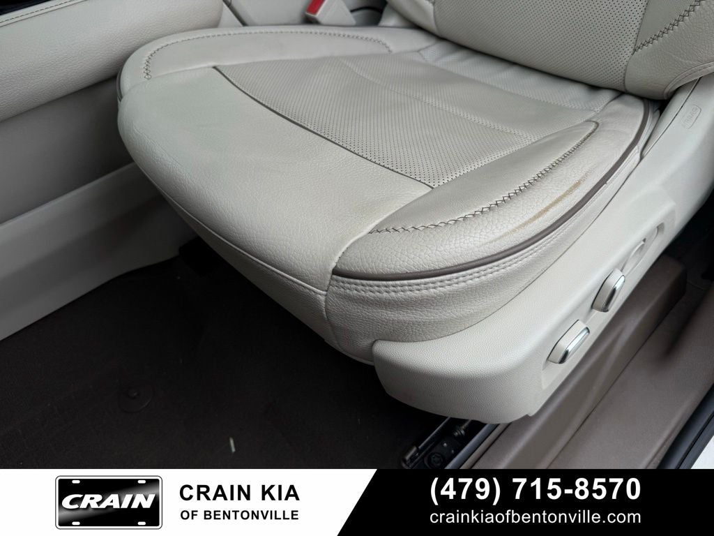 2022 GMC Yukon XL Denali - 4WD / CLEAN CARFAX / ONE OWNER