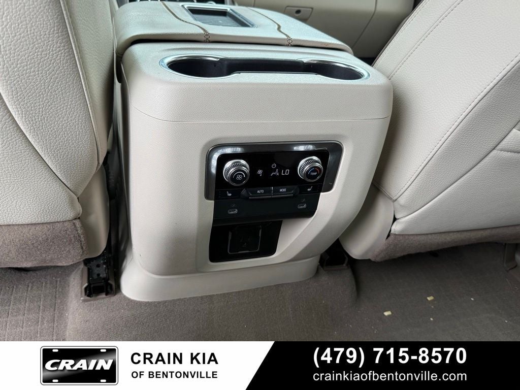 2022 GMC Yukon XL Denali - 4WD / CLEAN CARFAX / ONE OWNER
