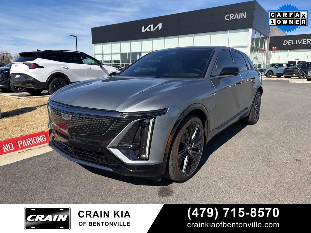 2024 Cadillac LYRIQ Sport - AWD / PANORAMIC SUNROOF / ONE OWNER