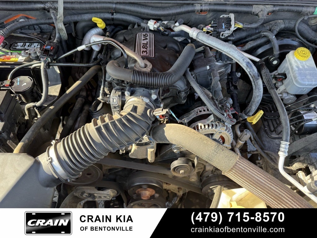 2010 Jeep Wrangler Sport - 4WD / CLEAN CARFAX