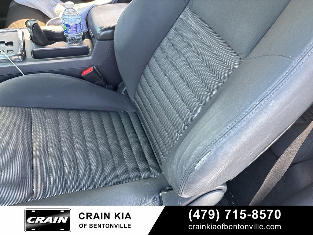 2013 Dodge Challenger SXT - CLEAN CARFAX HISTORY