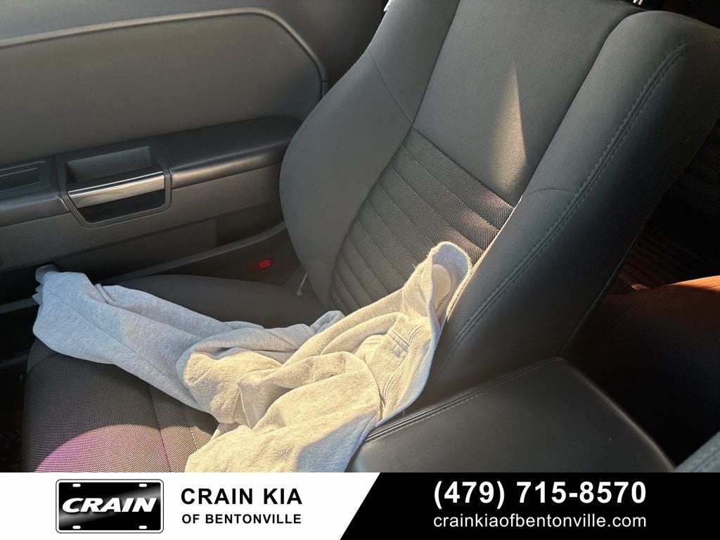 2013 Dodge Challenger SXT - CLEAN CARFAX HISTORY