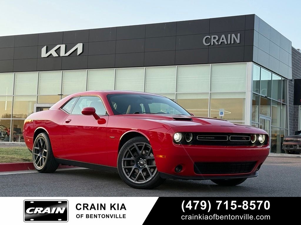 2017 Dodge Challenger R/T - CLEAN CARFAX / SUNROOF
