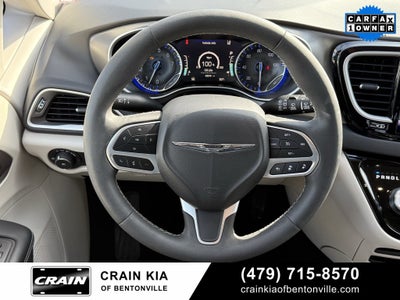 2024 Chrysler Pacifica Touring L - CLEAN CARFAX / ONE OWNER