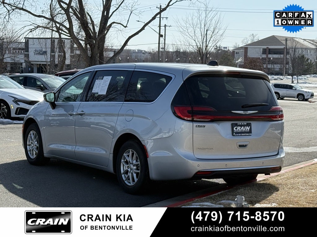 2024 Chrysler Pacifica Touring L - CLEAN CARFAX / ONE OWNER
