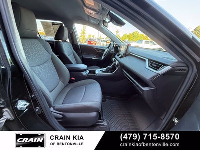 2022 Toyota RAV4 XLE - AWD / CLEAN CARFAX
