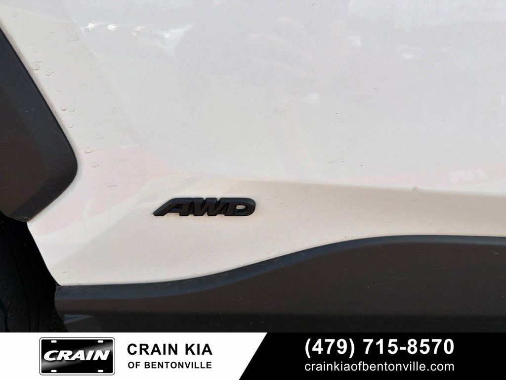 2024 Toyota RAV4 Hybrid Woodland Edition - AWD / CLEAN CARFAX / ONE OWNER