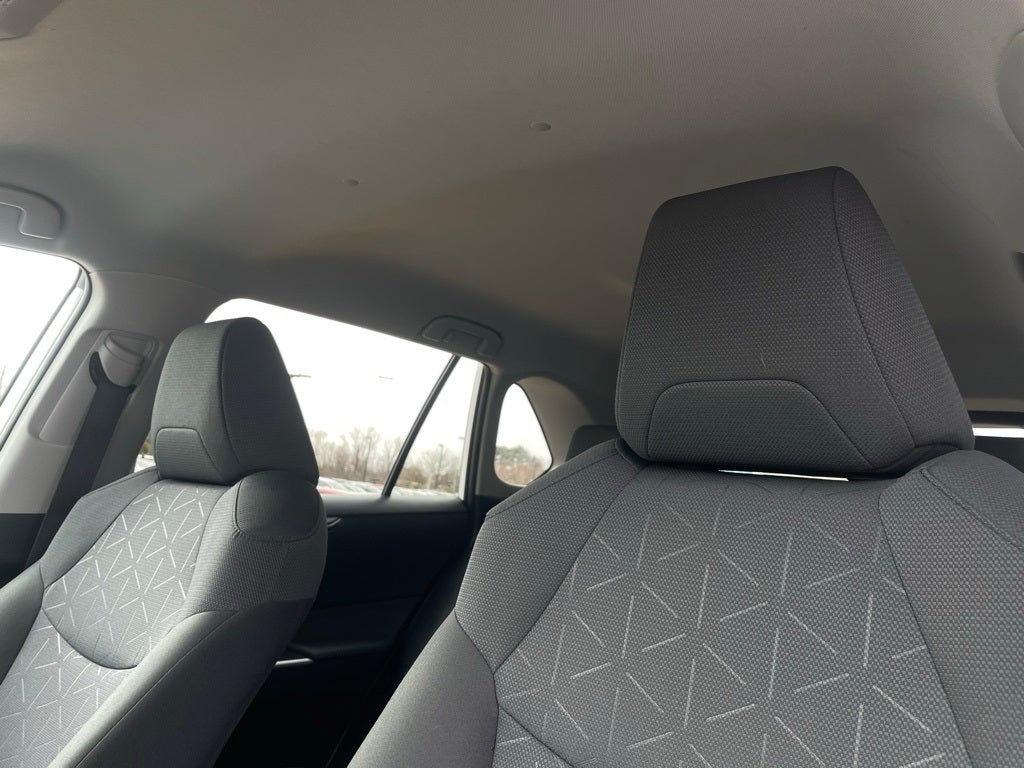 2024 Toyota RAV4 XLE - CLEAN CARFAX / ONE OWNER