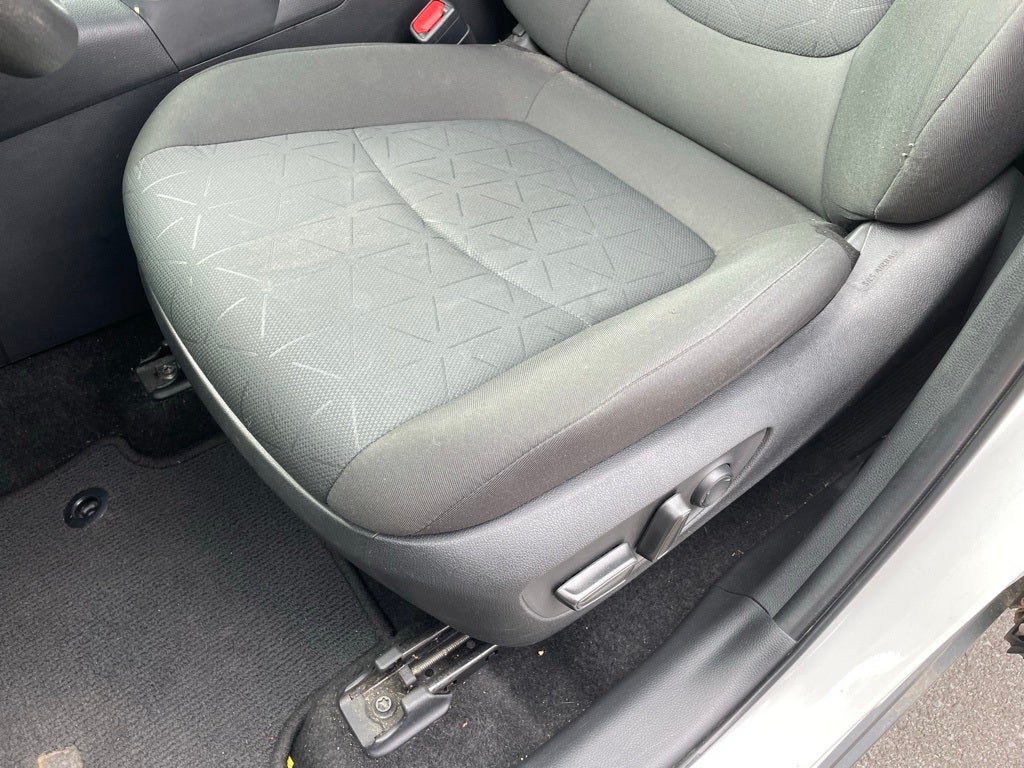 2024 Toyota RAV4 XLE - CLEAN CARFAX / ONE OWNER