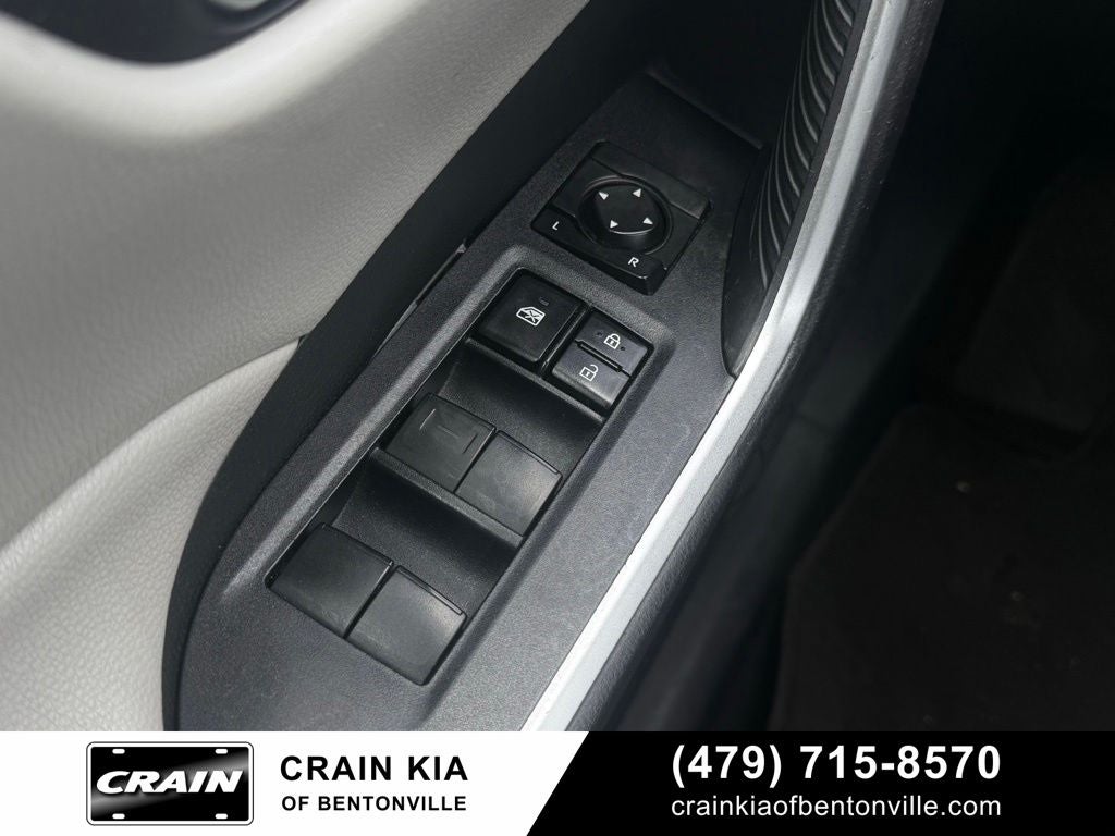 2021 Toyota RAV4 XLE - CLEAN CARFAX HISTORY