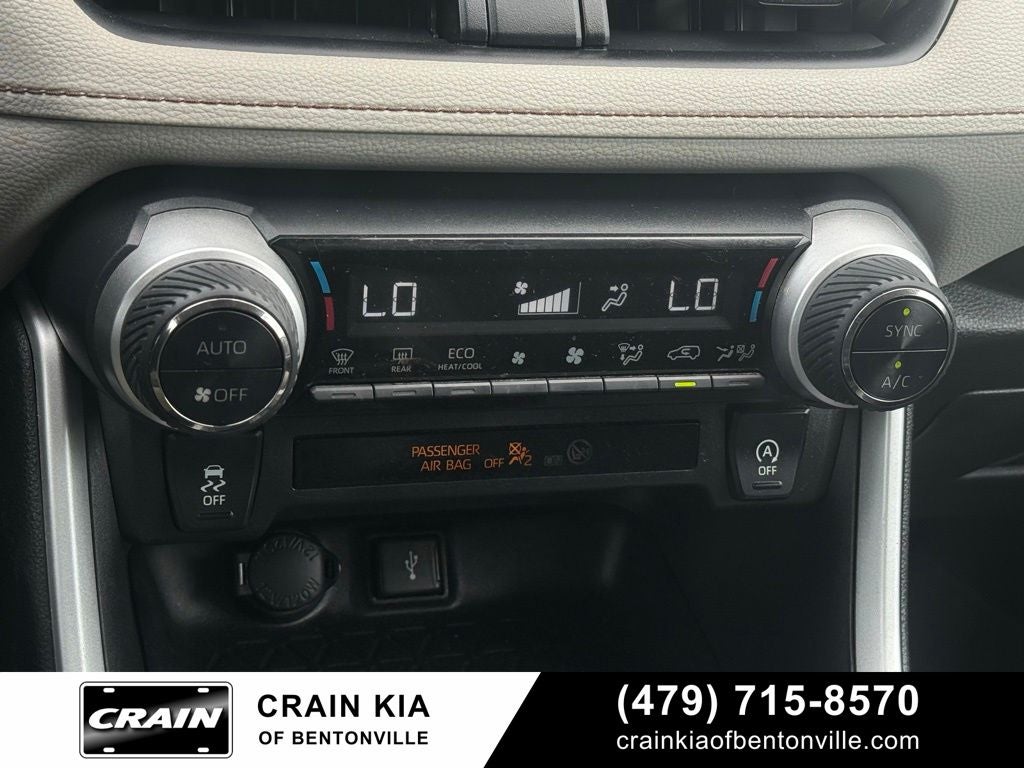 2021 Toyota RAV4 XLE - CLEAN CARFAX HISTORY