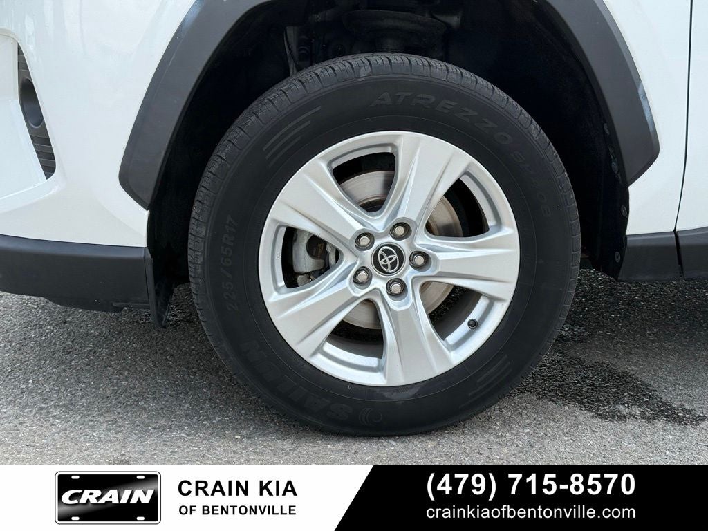 2021 Toyota RAV4 XLE - CLEAN CARFAX HISTORY
