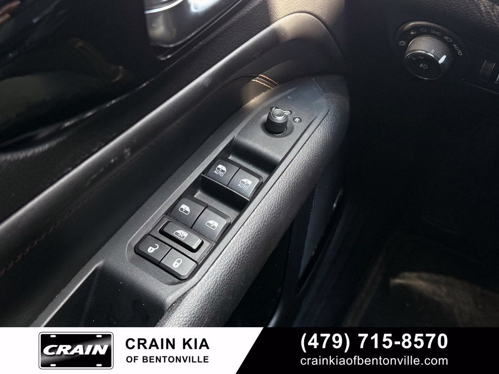 2024 Jeep Compass Limited - 4WD / PANORAMIC SUNROOF / CLEAN CARFAX