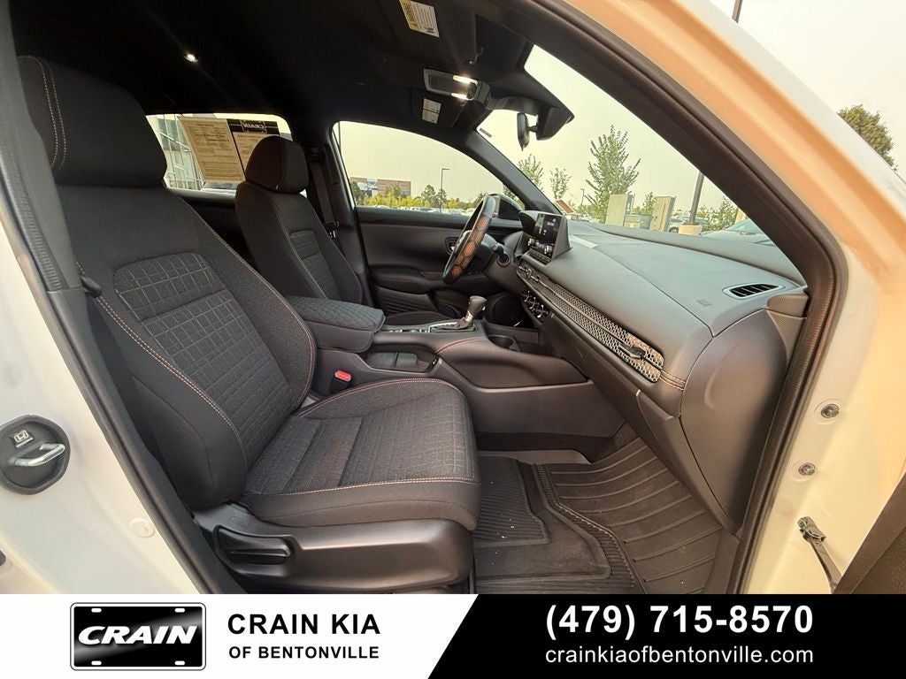 2025 Honda HR-V Sport - AWD / CLEAN CARFAX / ONE OWNER