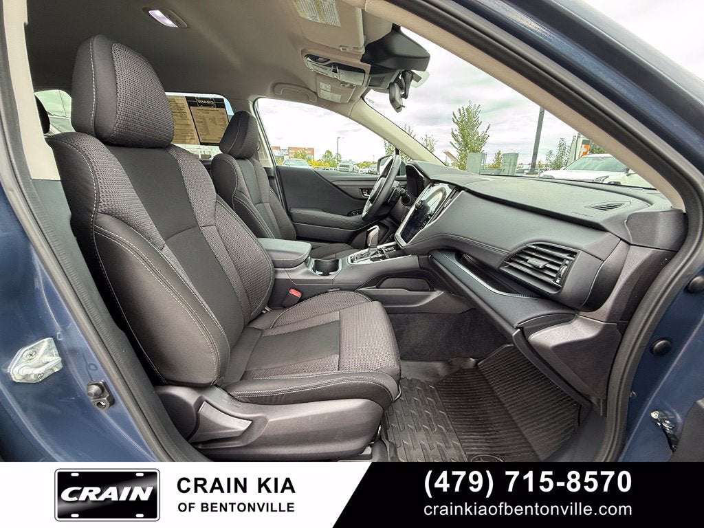2025 Subaru Outback Premium - AWD / CLEAN CARFAX / ONE OWNER