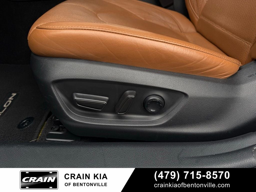 2022 Toyota Avalon Hybrid Limited - SUNROOF / CLEAN CARFAX