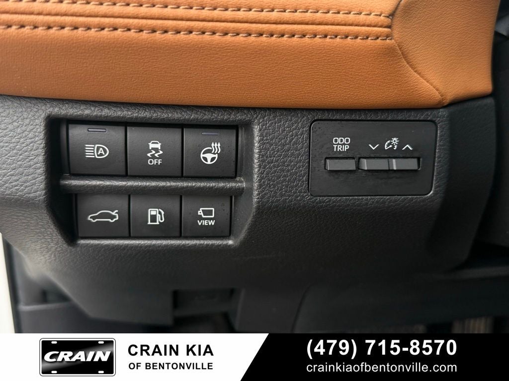 2022 Toyota Avalon Hybrid Limited - SUNROOF / CLEAN CARFAX