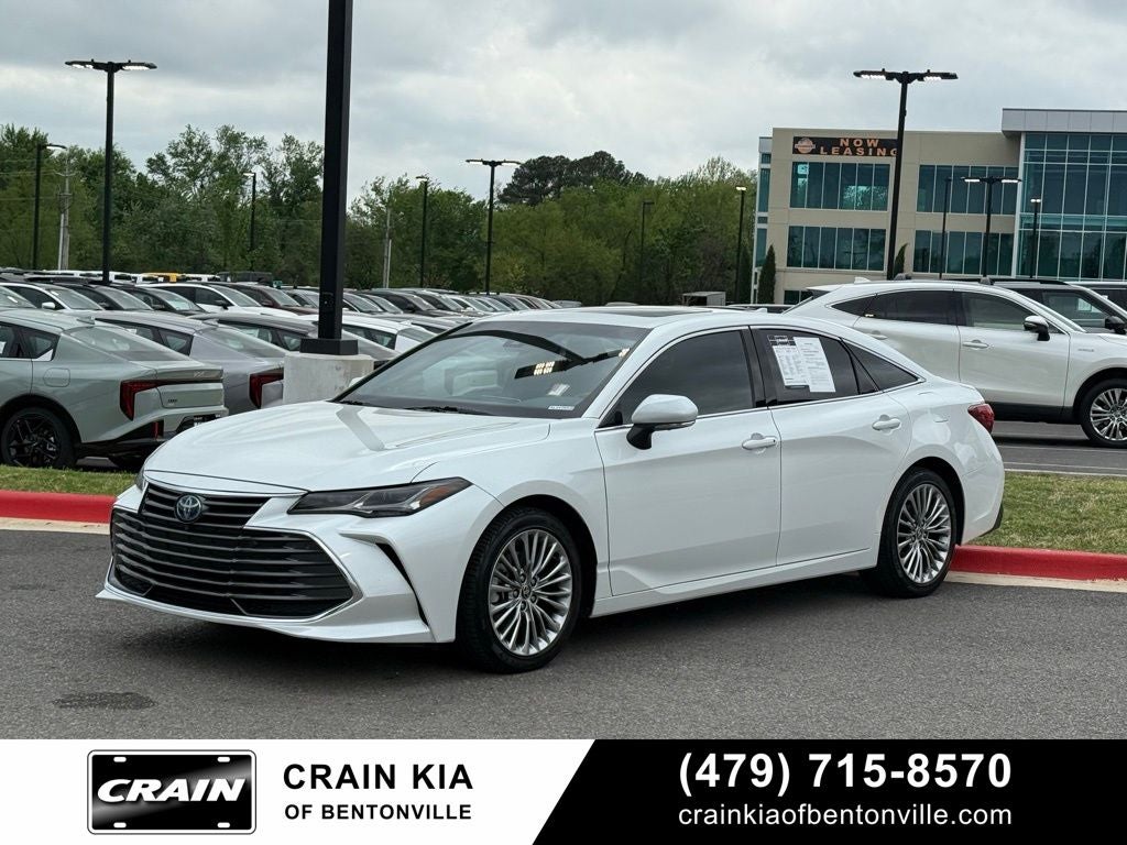 2022 Toyota Avalon Hybrid Limited - SUNROOF / CLEAN CARFAX