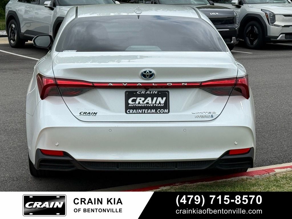 2022 Toyota Avalon Hybrid Limited - SUNROOF / CLEAN CARFAX