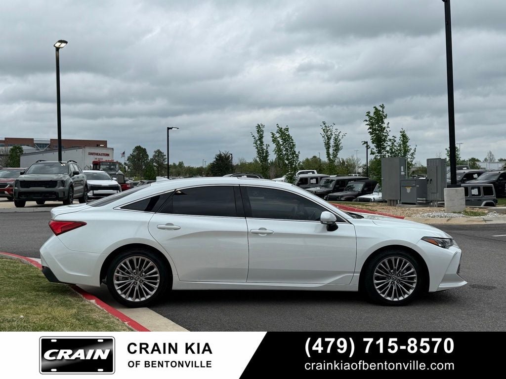 2022 Toyota Avalon Hybrid Limited - SUNROOF / CLEAN CARFAX