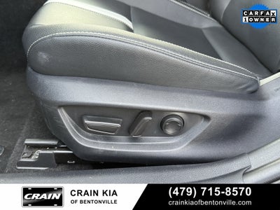 2025 Toyota Camry SE - CLEAN CARFAX / ONE OWNER