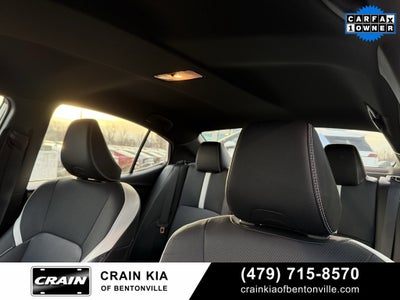 2025 Toyota Camry SE - CLEAN CARFAX / ONE OWNER