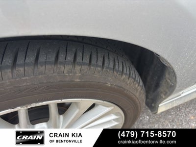 2020 Toyota Camry Hybrid XLE - HYBRID!