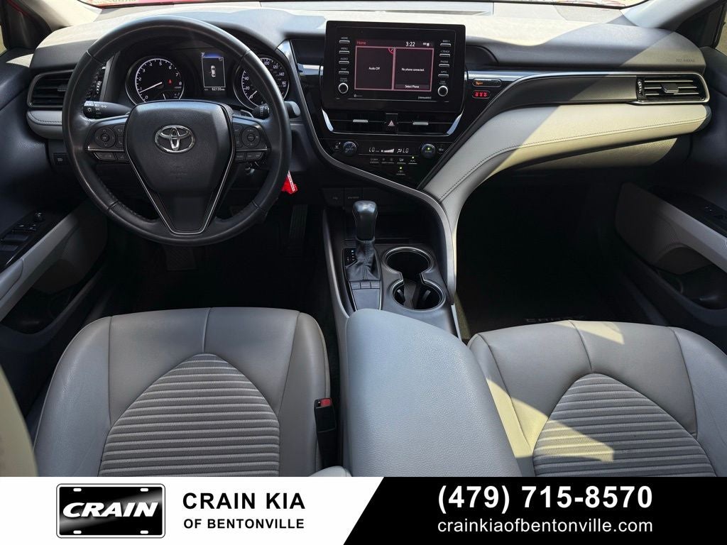 2022 Toyota Camry SE - CLEAN CARFAX / ONE OWNER