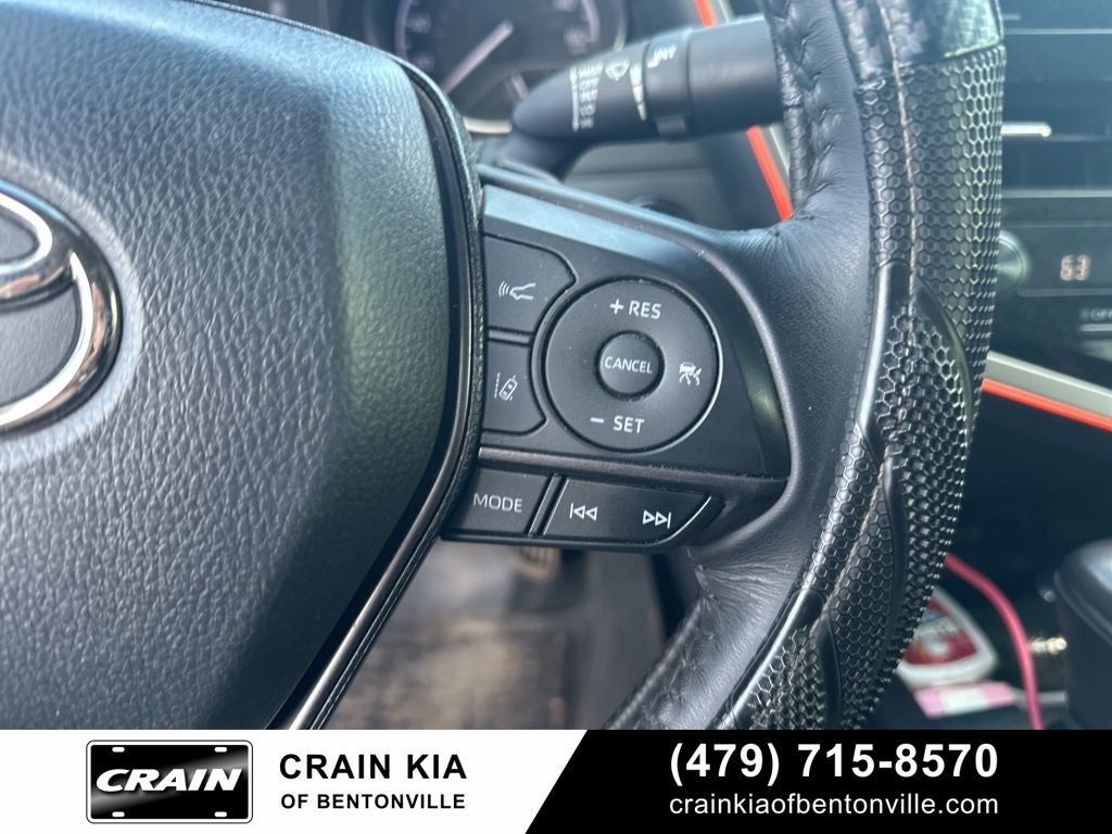 2023 Toyota Camry SE - CLEAN CARFAX / ONE OWNER