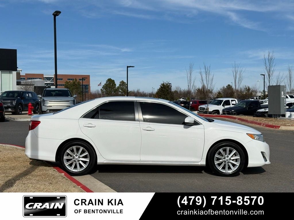 2014 Toyota Camry XLE - SUNROOF