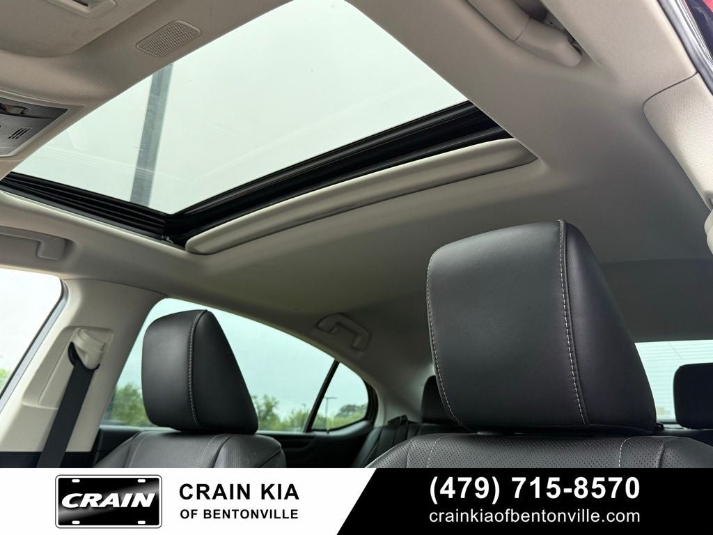 2023 Lexus ES 300h Luxury - CARFAX ONE OWNER