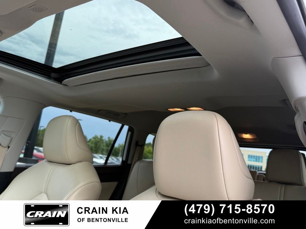 2022 Toyota Highlander XLE - SUNROOF / CLEAN CARFAX / ONE OWNER
