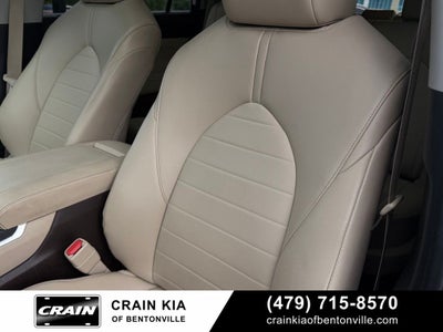 2022 Toyota Highlander XLE - SUNROOF / CLEAN CARFAX / ONE OWNER