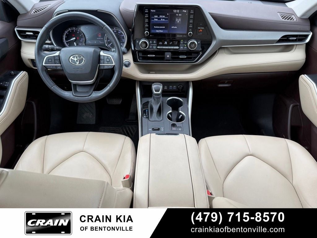 2022 Toyota Highlander XLE - SUNROOF / CLEAN CARFAX / ONE OWNER