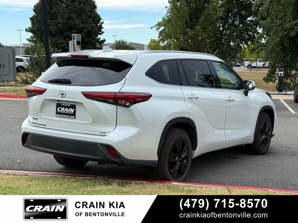 2022 Toyota Highlander XLE - SUNROOF / CLEAN CARFAX / ONE OWNER