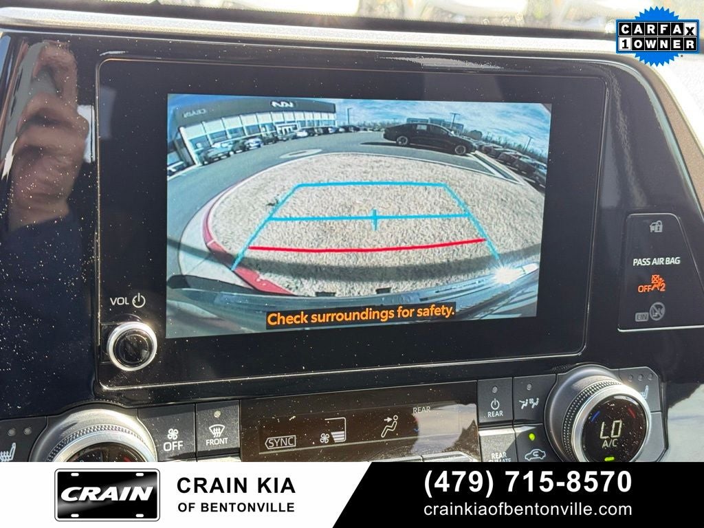 2023 Toyota Highlander XLE - SUNROOF / CARFAX ONE OWNER