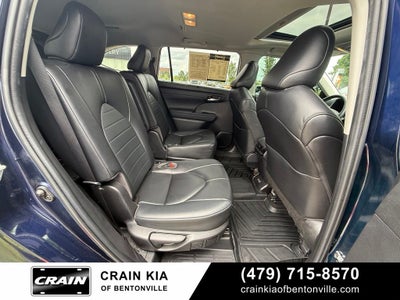 2023 Toyota Highlander XLE - AWD / SUNROOF