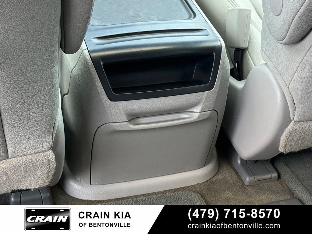 2017 Toyota Sienna XLE - SUNROOF / CLEAN CARFAX / LOW MILES!