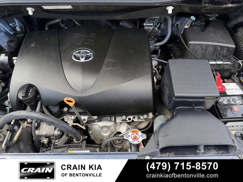 2017 Toyota Sienna XLE - SUNROOF / CLEAN CARFAX / LOW MILES!