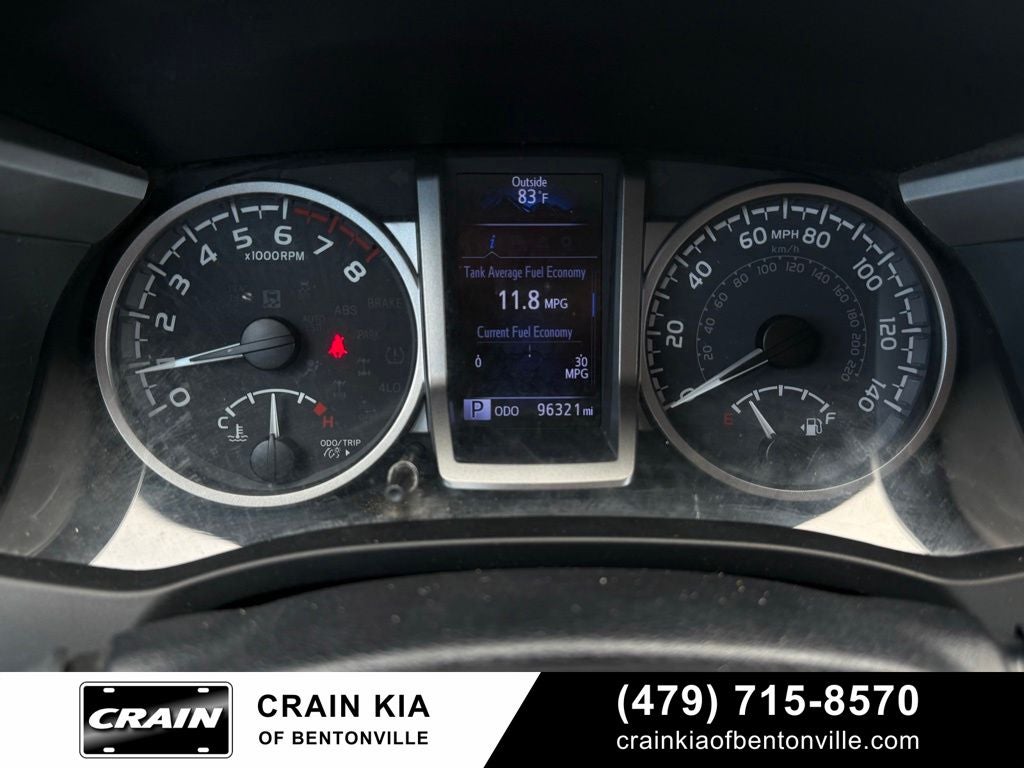 2021 Toyota Tacoma SR5 V6 - 4WD / CLEAN CARFAX