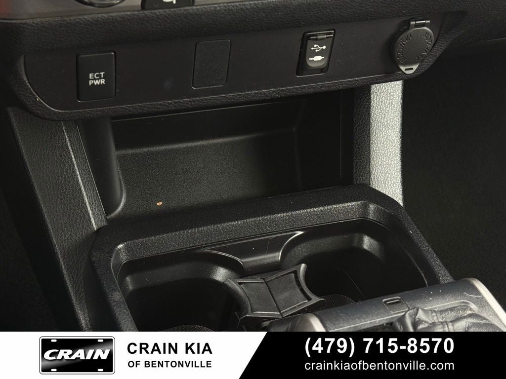 2017 Toyota Tacoma SR5 V6 - 4WD / CARFAX ONE OWNER