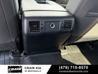 2018 Toyota Tundra SR5 - 4WD / CLEAN CARFAX HISTORY