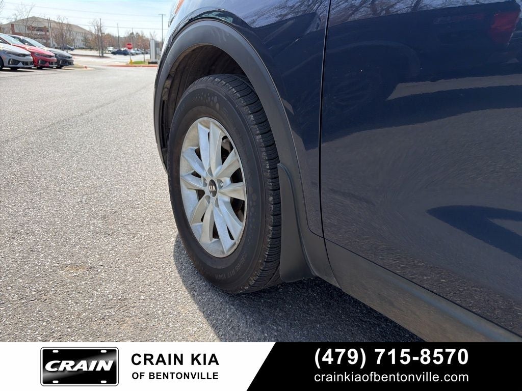 2019 Kia Sorento LX - CARFAX ONE OWNER