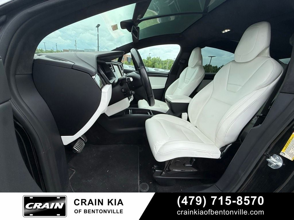2017 Tesla Model X 75D - AWD / CLEAN CARFAX