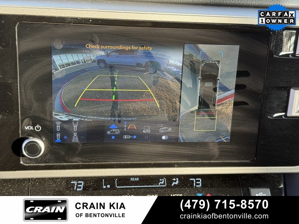 2025 Toyota Sequoia SR5 - 4WD / SUNROOF / CARFAX ONE OWNER