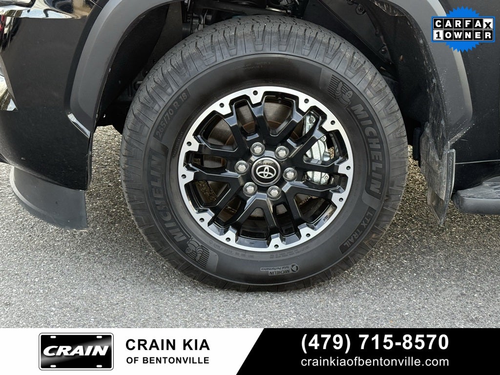 2025 Toyota Sequoia SR5 - 4WD / SUNROOF / CARFAX ONE OWNER