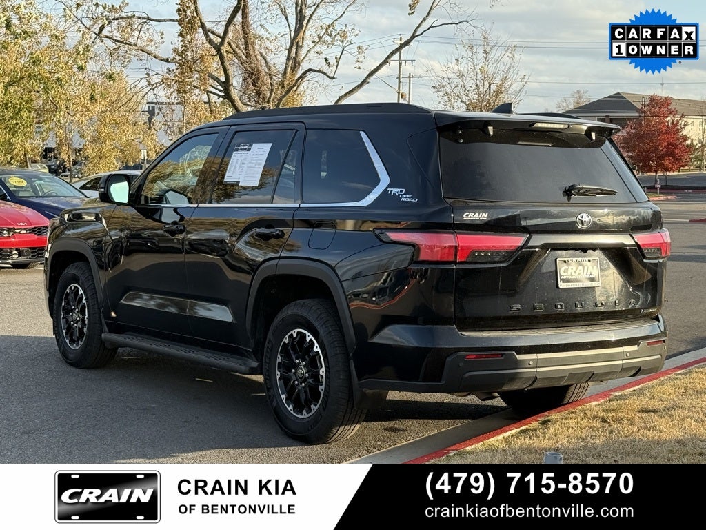 2025 Toyota Sequoia SR5 - 4WD / SUNROOF / CARFAX ONE OWNER