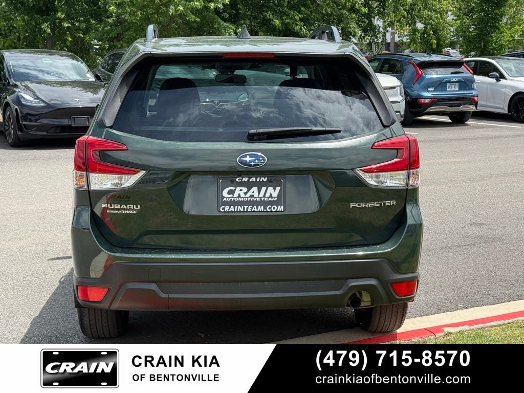 2023 Subaru Forester Premium - AWD / PANORAMIC SUNROOF / ONE OWNER